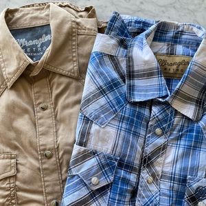 Bundle of two retro men’s wrangler long sleeve button up shirts size small.